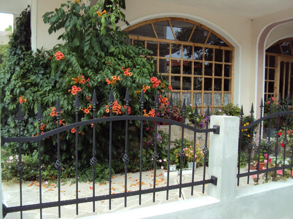 Amfora Guest House Byala  Bagian luar foto