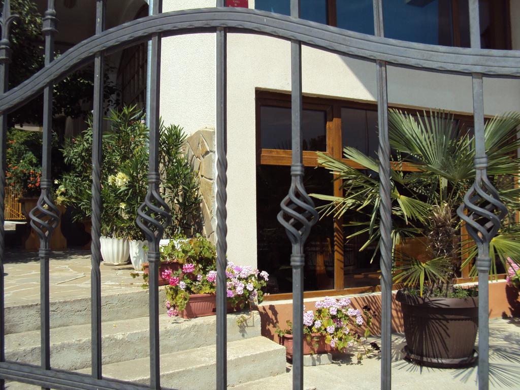 Amfora Guest House Byala  Bagian luar foto
